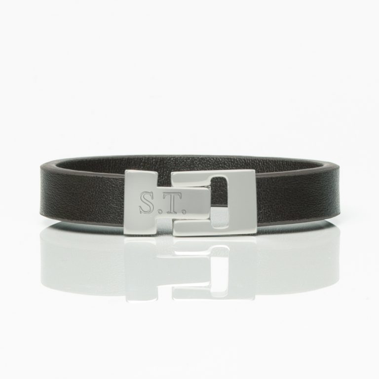 Brown-Smooth-Textured-Leather-Bracelet-front-engraved