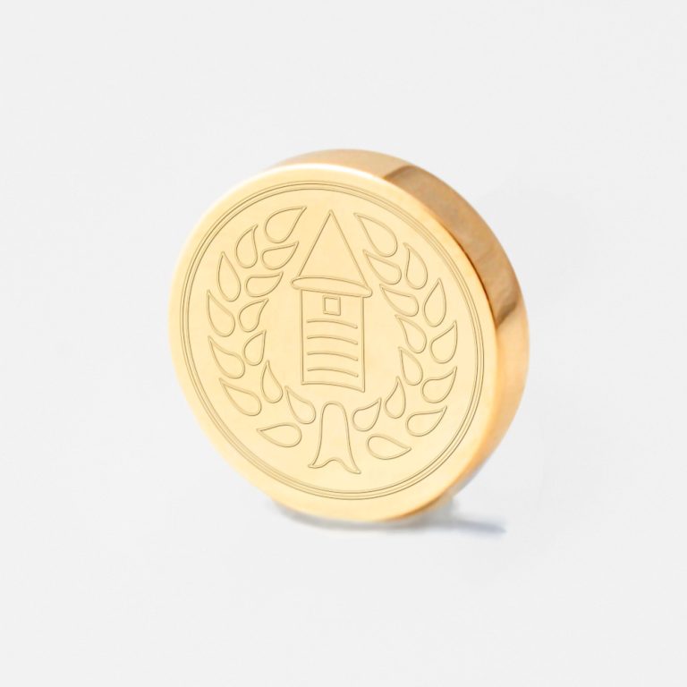 Everton-Football-Engraved-Gold-Lapel-Pin