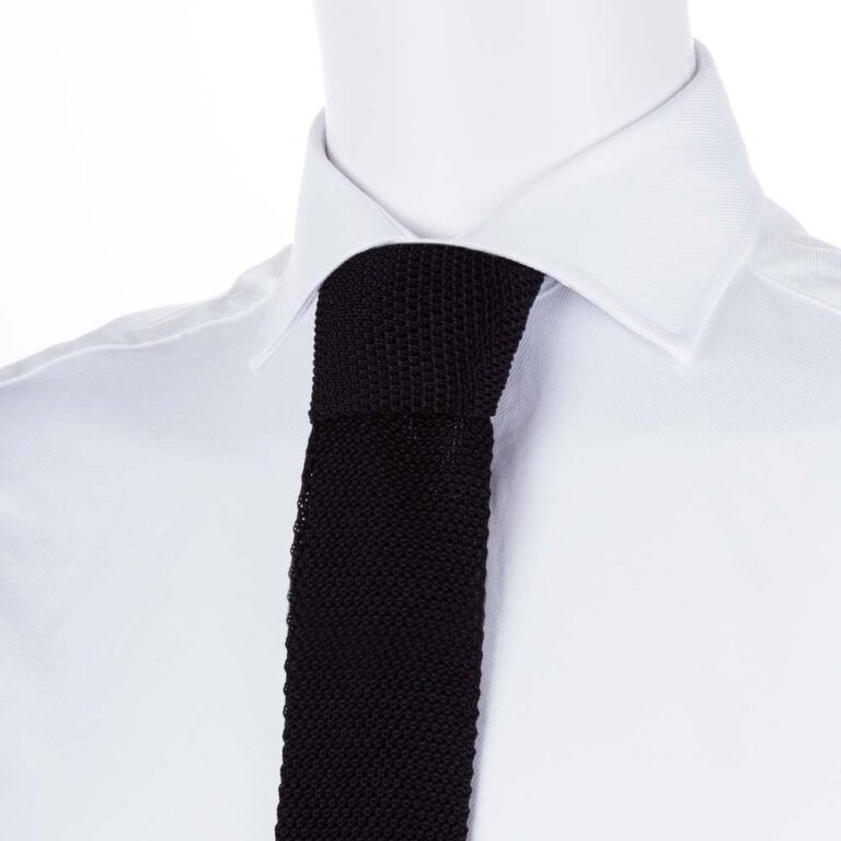 black-knitted-tie