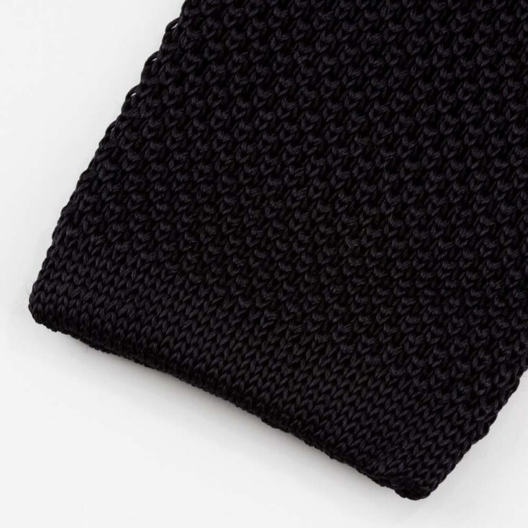black-knitted-tie