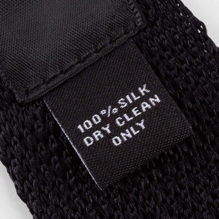 black-knitted-tie