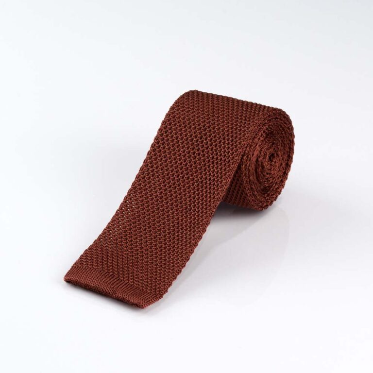 burgundy-knitted-tie