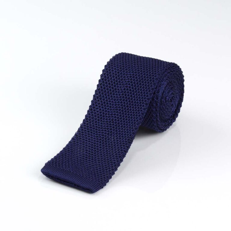 navy-knitted-tie
