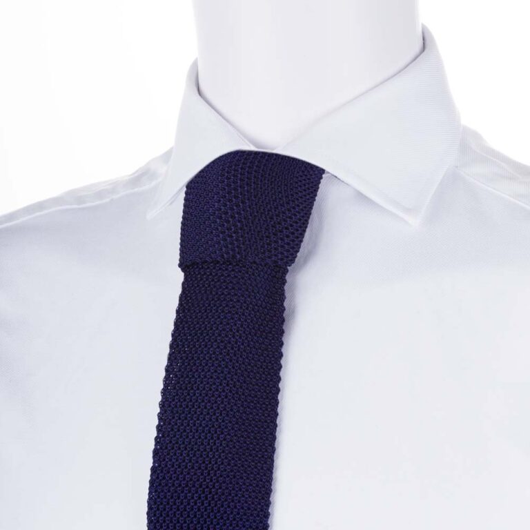 navy-knitted-tie