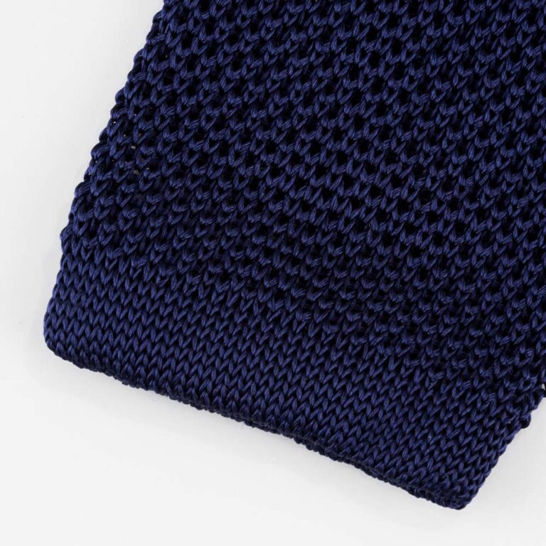 navy-knitted-tie
