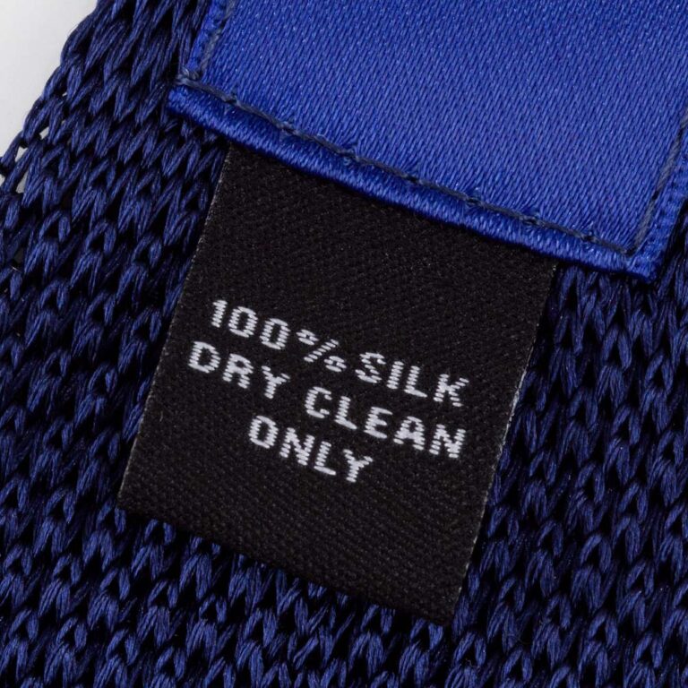 navy-knitted-tie